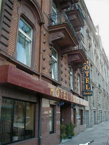 Hotel Tourist Francoforte sul Meno Esterno foto