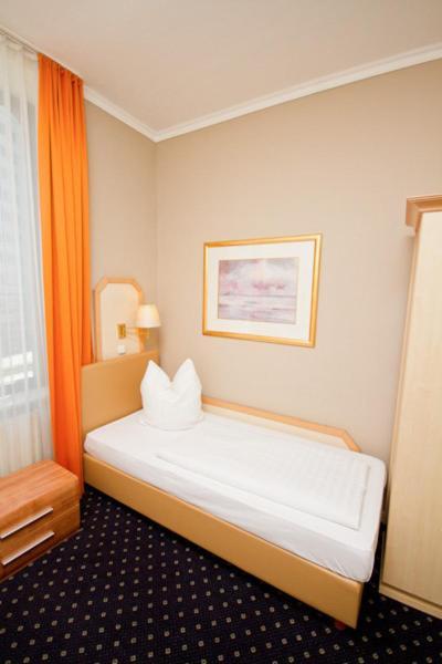 Hotel Tourist Francoforte sul Meno Camera foto